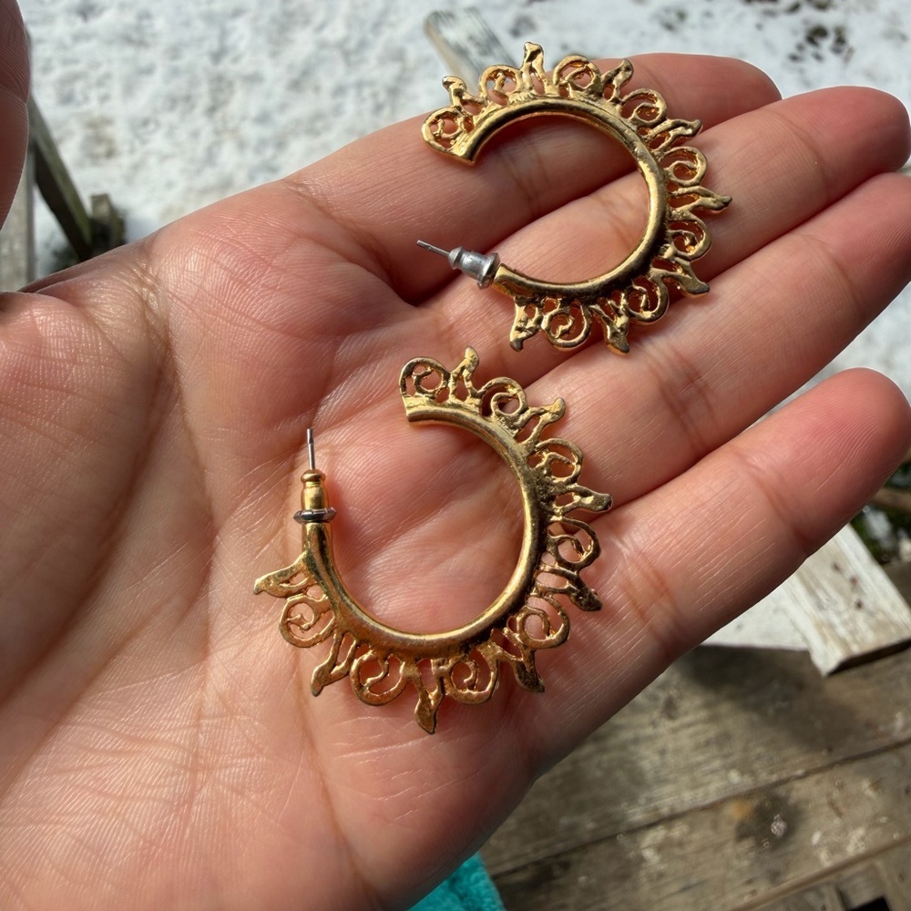 Gold Hoop Earrings Sun Rays - Picture 2 of 2